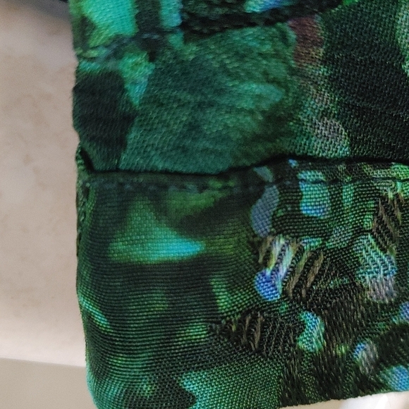 Soft Surroundings sleeveless tank w layered hem. Great shape - Picture 10 of 14